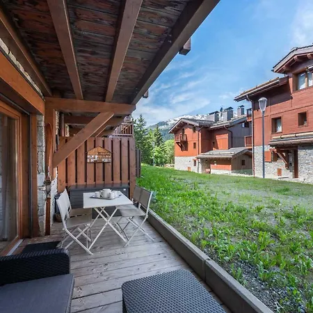 Familial A Avec Terrasse Et Parking Couvert - Fr-1-563-25 *